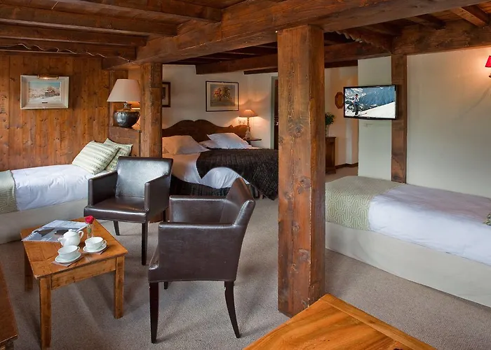 Au Coin Du Feu Hotell 4*