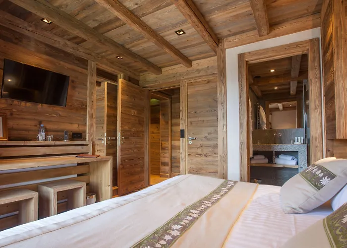 Au Coin Du Feu Hotell 4*