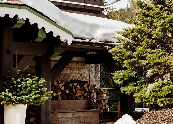 Au Coin Du Feu Hotell Megève