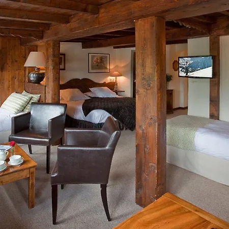 Au Coin Du Feu Hotell 4*