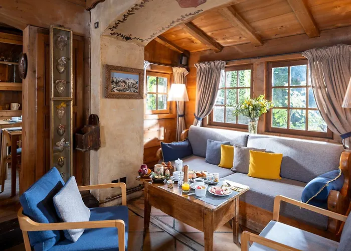 Au Coin Du Feu Hotel 4*