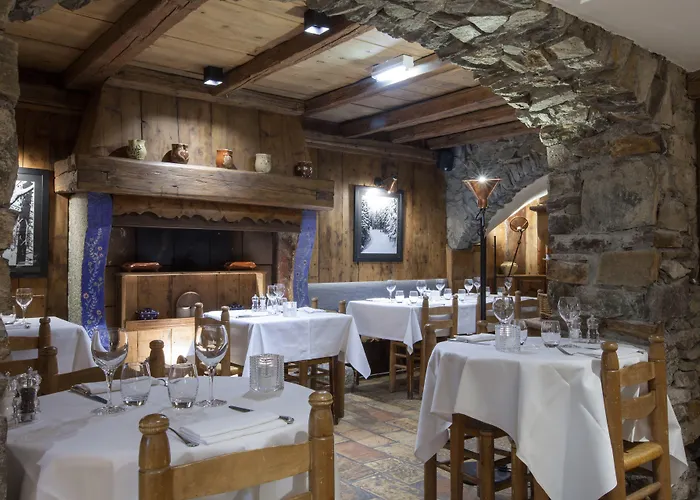 Au Coin Du Feu Hotel 4*