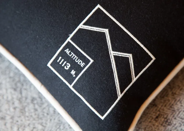 Au Coin Du Feu Hotel 4*