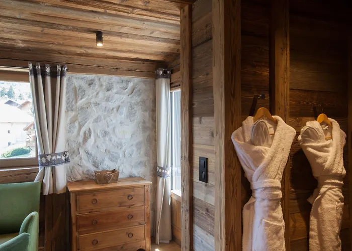 Au Coin Du Feu Hotel