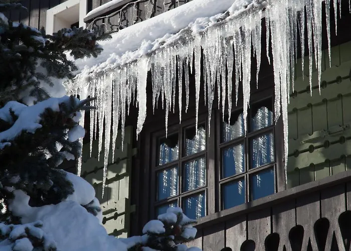 Au Coin Du Feu Szálloda Megève